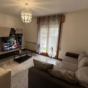 Apartamento Al Piano Terra Vicino All'aeroporto.