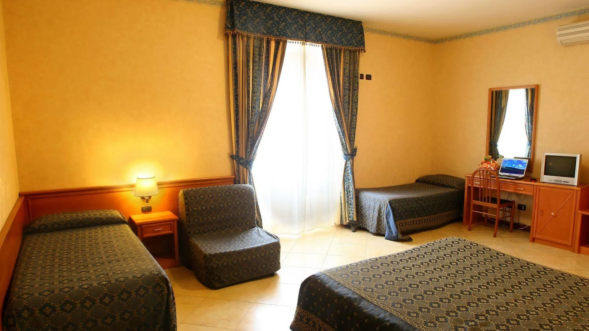 Hotel Orlanda Rome 2*,